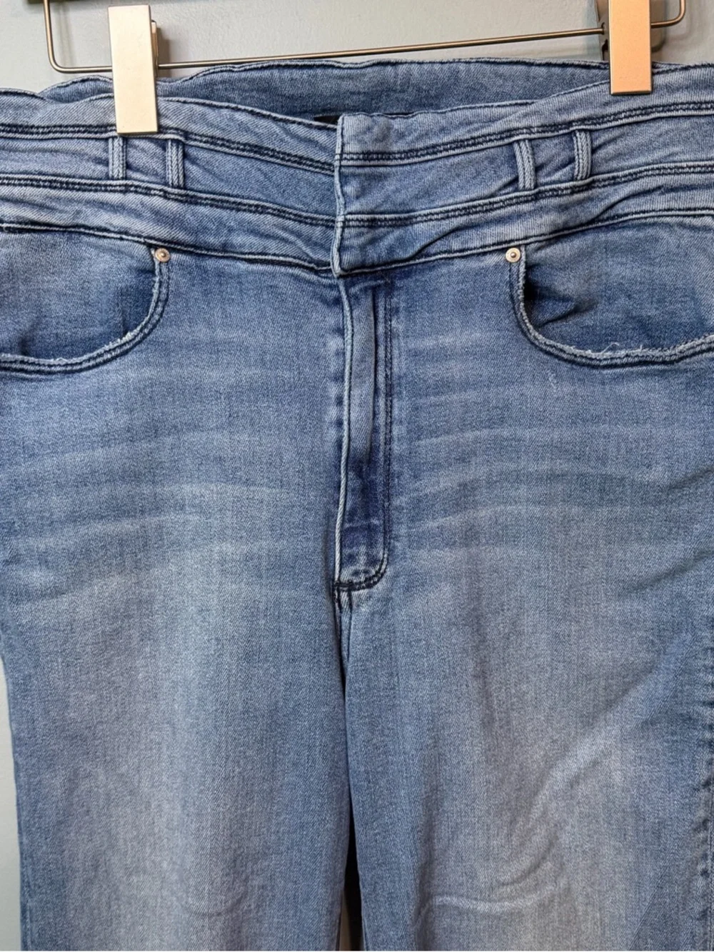 Black Orchid Los Angeles Olivia High Rise Wide Leg Jeans in Keeper.  30 X 28